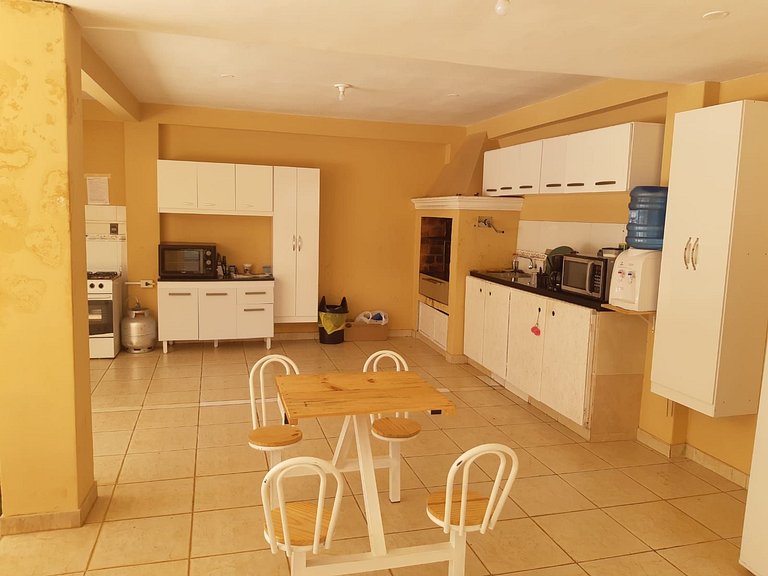 República Med Del Lago - Quarto Compartilhado Masculino 01